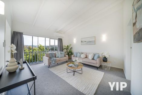 Photo of property in 29a Chetwode Grove, Newlands, Wellington, 6037