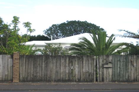 Photo of property in 1/3170 Great North Road, New Lynn, Auckland, 0600