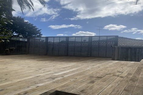 Photo of property in 2/33 Halberg Street, Glenfield, Auckland, 0629