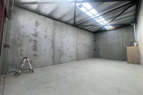 Photo of property in 1 Ara Paiwhenua, Tawa, Wellington, 5028