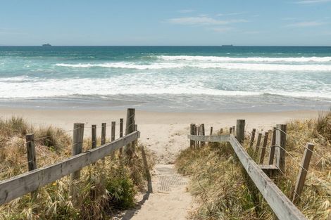 Photo of property in 4b Sunbrae Grove, Mount Maunganui, 3116