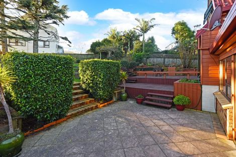 Photo of property in 6 Tilia Place, Totara Heights, Auckland, 2105