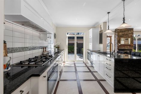 Photo of property in 24 The Mews, Shamrock Park, Auckland, 2016