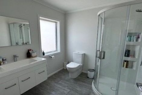 Photo of property in 8 Tainui Terrace, Tawa, Wellington, 5028