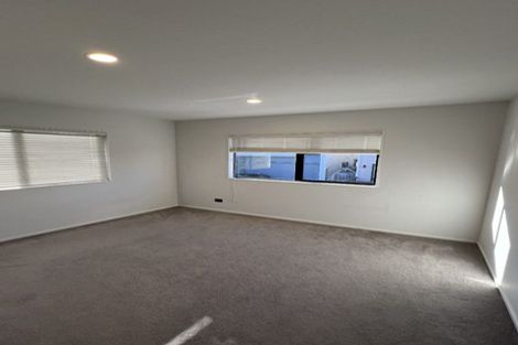 Photo of property in 5 Wyon Way, Flat Bush, Auckland, 2016
