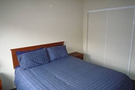 Photo of property in 1/40 Scarlet Oak Drive, Schnapper Rock, Auckland, 0632