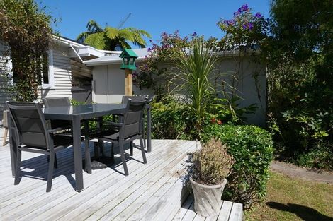 Photo of property in 213 Te Moana Road, Waikanae, 5036