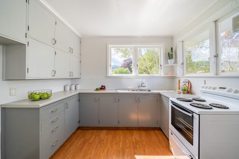 Photo of property in 16 Ruru Crescent, Heretaunga, Upper Hutt, 5018