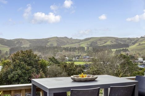 Photo of property in 17 Rautawhiri Road, Helensville, 0800