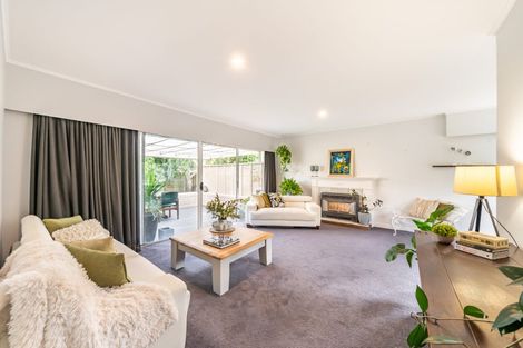 Photo of property in 6 Brightwater Crescent, Totara Park, Upper Hutt, 5018