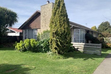 Photo of property in 16 Kathleen Crescent, Hornby, Christchurch, 8042