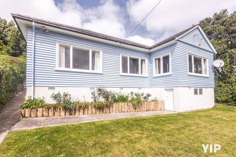 Photo of property in 18 Hinau Street, Tawa, Wellington, 5028