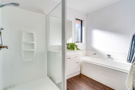 Photo of property in 7 Taggart Place, Sockburn, Christchurch, 8042