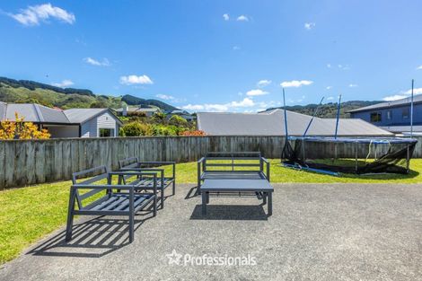 Photo of property in 9 Percy Kinsman Crescent, Riverstone Terraces, Upper Hutt, 5018