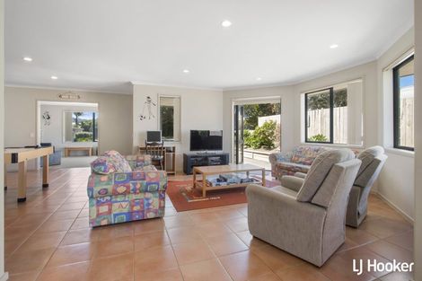Photo of property in 16 Reo Crescent, Waihi Beach, 3611