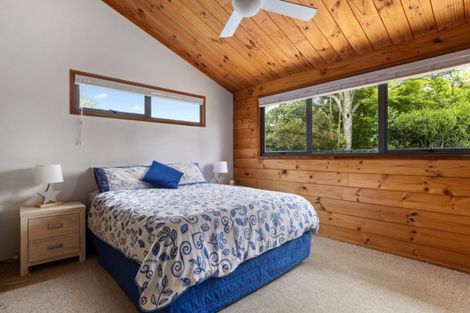 Photo of property in 19 Links View Drive, Omokoroa, 3114