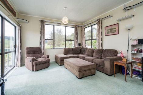 Photo of property in 8 Huarau Station Road, Maungaturoto, 0583