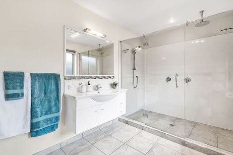 Photo of property in 10 Cyclamen Place, Aidanfield, Christchurch, 8025