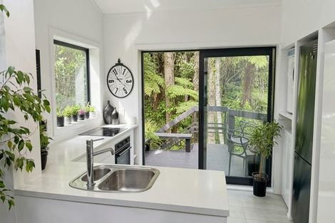 Photo of property in 1/9a Wyvern Place, Glenfield, Auckland, 0629