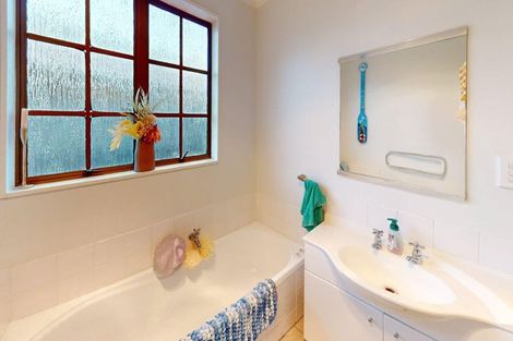 Photo of property in 12 Grange Place, Milson, Palmerston North, 4414