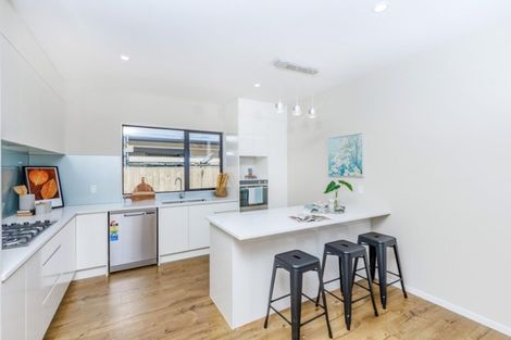 Photo of property in 4 Konoba Avenue, Kumeu, 0810