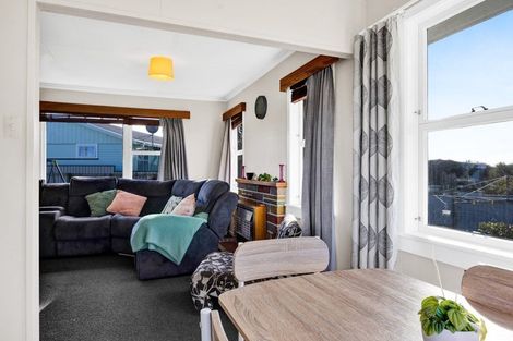 Photo of property in 100 Stanners Street, Eltham, 4322