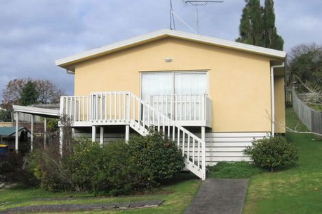 Photo of property in 8 Kearney Place, Massey, Auckland, 0614