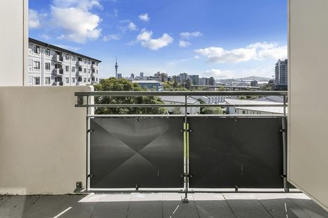 Photo of property in Luna Apartments, 4c/16 Burton Street, Grafton, Auckland, 1010