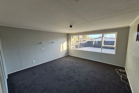 Photo of property in 22 Motuoapa Place, Kelvin Grove, Palmerston North, 4414