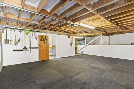 Photo of property in 6 Mallard Place, Unsworth Heights, Auckland, 0632