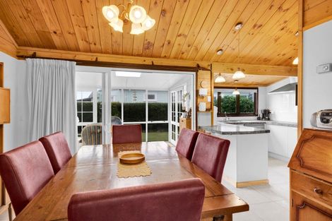 Photo of property in 16 Heaphy Road, Opunake, 4616