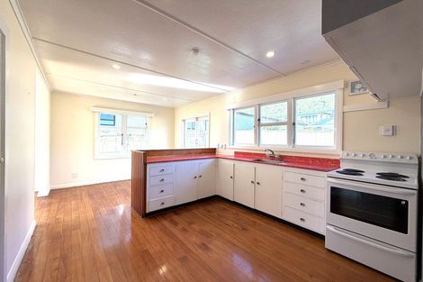Photo of property in 11 Winara Avenue, Waikanae, 5036