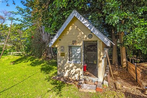 Photo of property in 13 Kauri Road, Waikanae, 5036