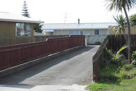 Photo of property in 66 Hinau Street, Castlecliff, Whanganui, 4501