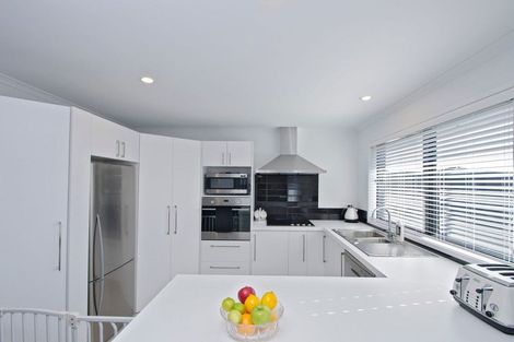 Photo of property in 39 Rainey Crescent, Papamoa Beach, Papamoa, 3118