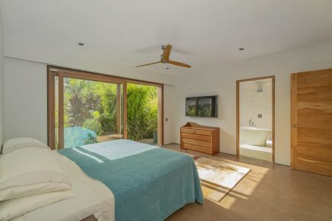 Photo of property in 6 Robinson Road, Whitianga, 3510