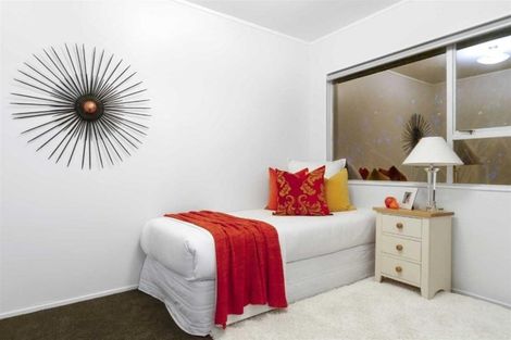 Photo of property in 2/22 Roberts Road, Glenfield, Auckland, 0629