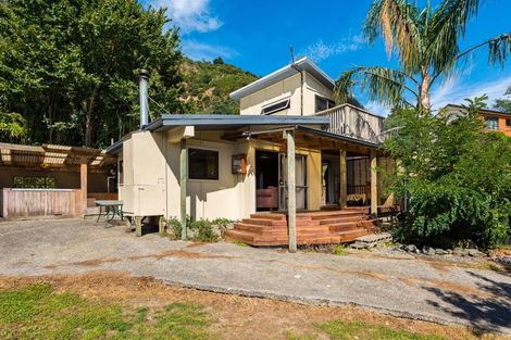 Photo of property in 14 Angle Street, Picton, 7220