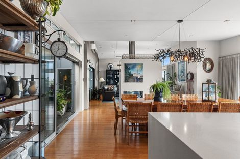 Photo of property in 21 Hillcrest Road, Otumoetai, Tauranga, 3110