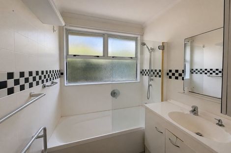 Photo of property in 6 Whakawhiti Street, Marfell, New Plymouth, 4310