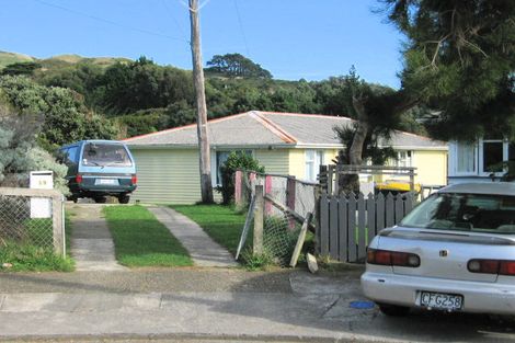 Photo of property in 19 Cumberland Grove, Cannons Creek, Porirua, 5024