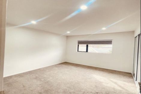 Photo of property in 4/2 Smiths Avenue, Papakura, 2110