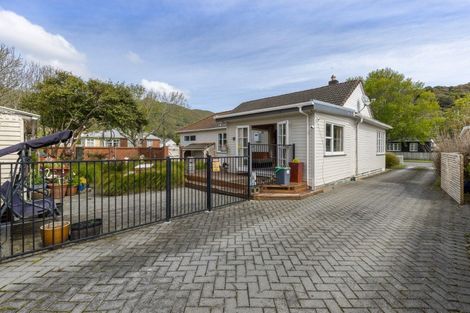 Photo of property in 89 Waddington Drive, Naenae, Lower Hutt, 5011