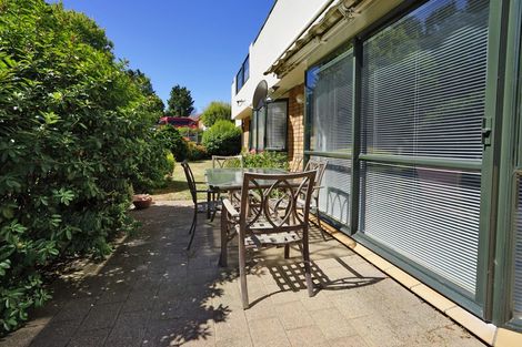 Photo of property in 69 Grosvenor Gardens, Flagstaff, Hamilton, 3210