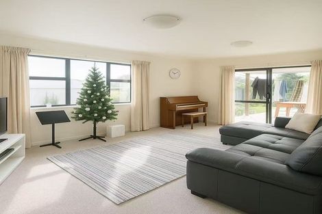 Photo of property in 2/11 Takutai Avenue, Bucklands Beach, Auckland, 2012