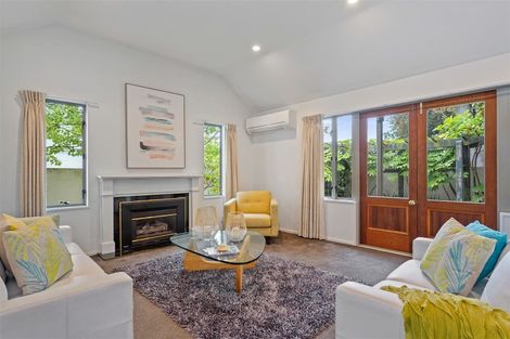 Photo of property in 124 Springfield Road, St Albans, Christchurch, 8014