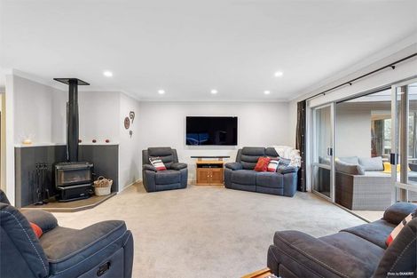 Photo of property in 9 Quibray Place, Botany Downs, Auckland, 2010