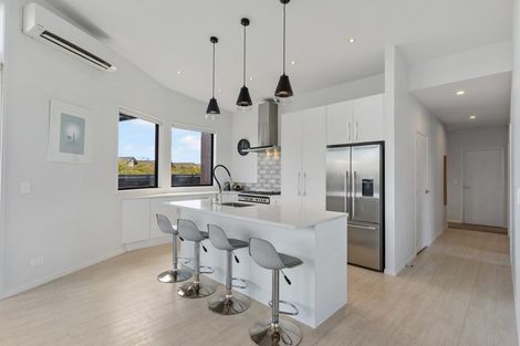 Photo of property in 1 Gallantry Crescent, Papakura, 2110