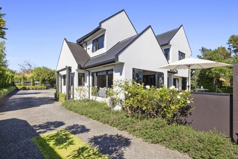 Photo of property in 7 Taylor Place, Merrilands, New Plymouth, 4312