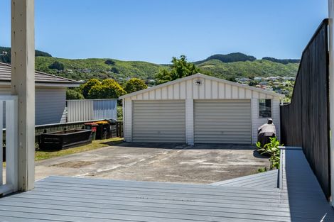 Photo of property in 42 Taylor Terrace, Tawa, Wellington, 5028